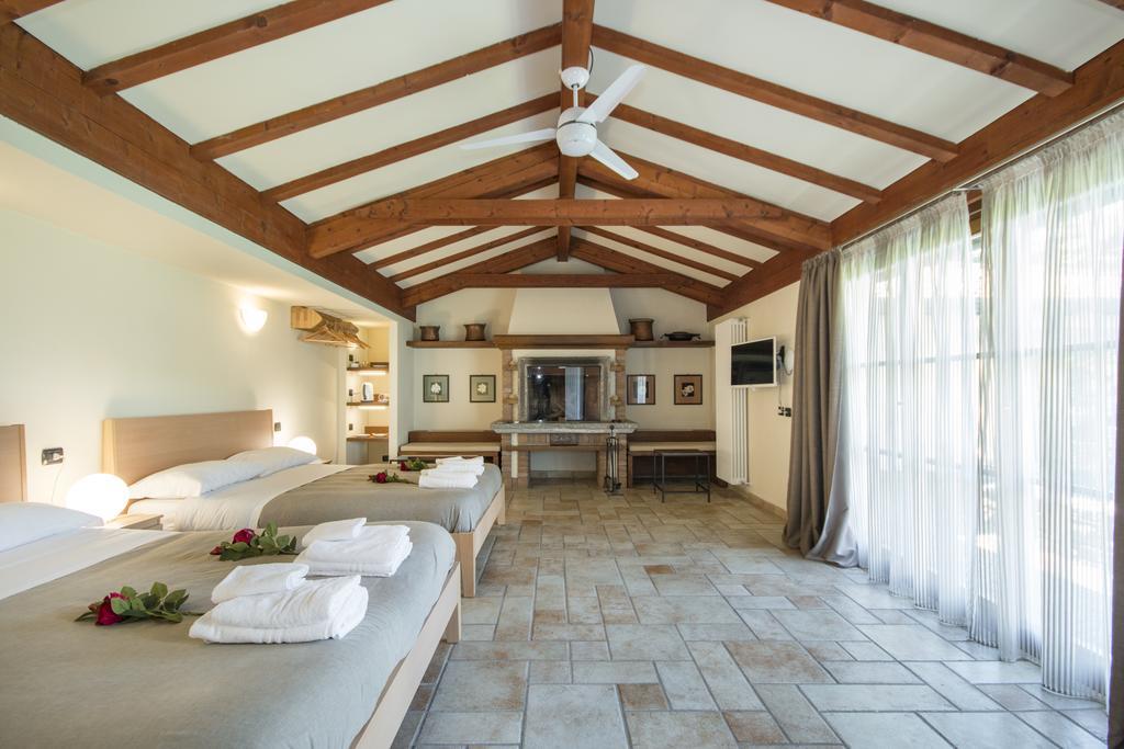 Casa Ceruti Bed and Breakfast Villa Guardia Exteriör bild